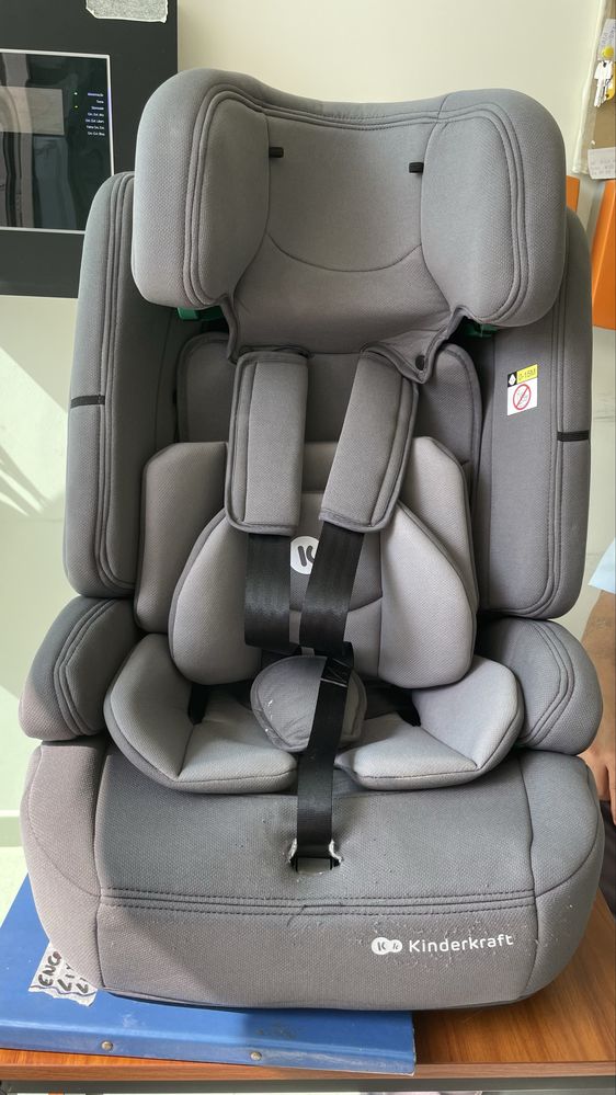 Cadeira de bebe auto kinder kraft pro com ISOFIX