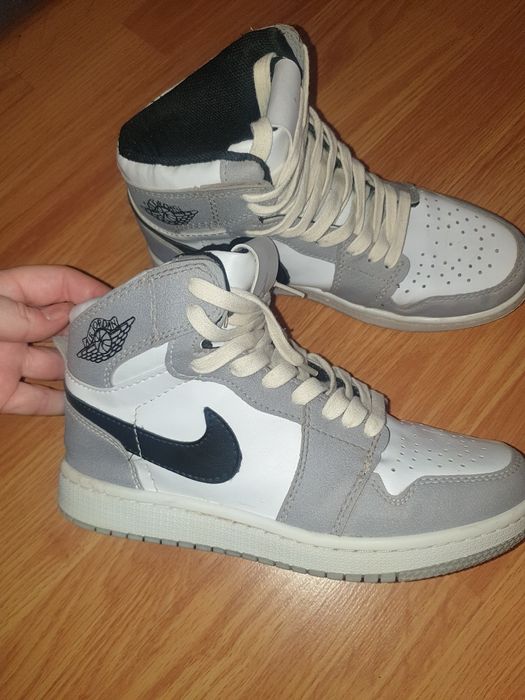 Кросівки Nike, футзалки FILA