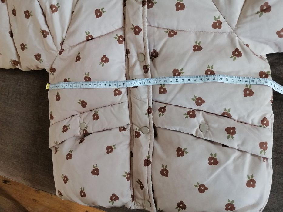 Куртка Zara р.116 зимова на дівчину бежева. Оригінал