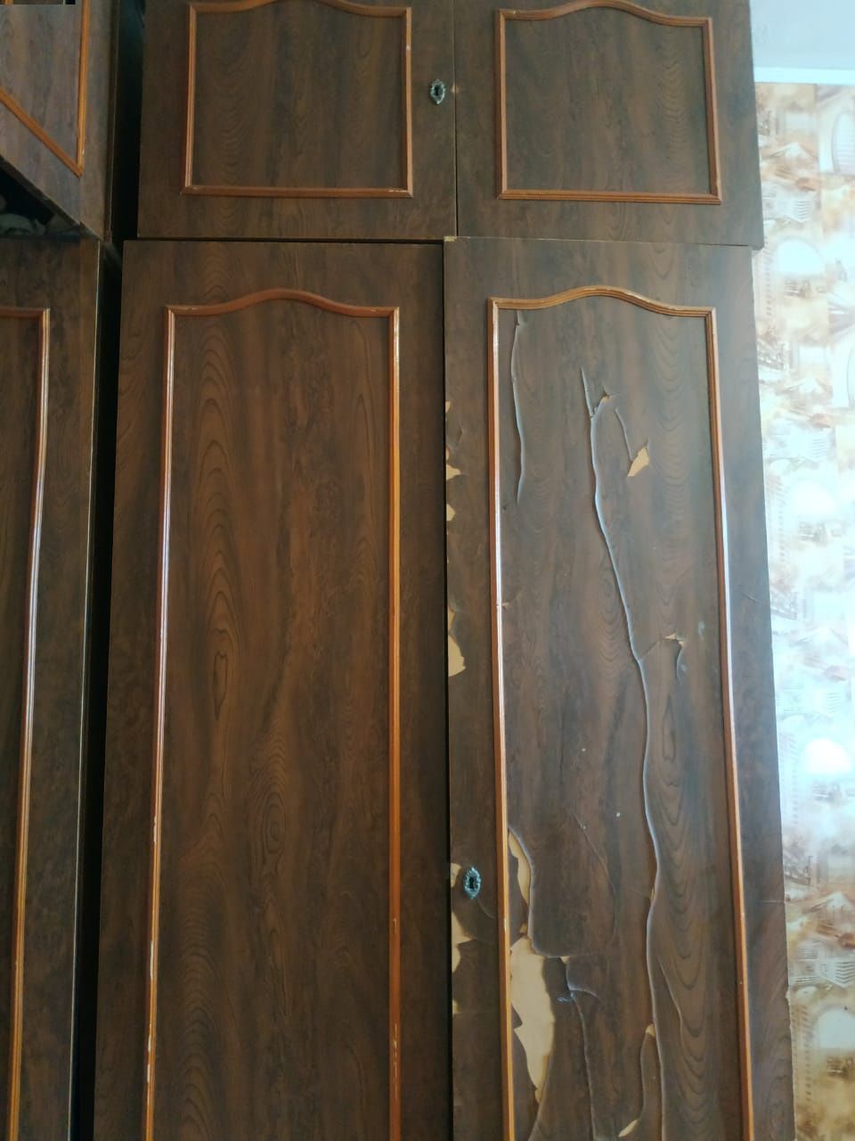 Продам шкафу з антресолями