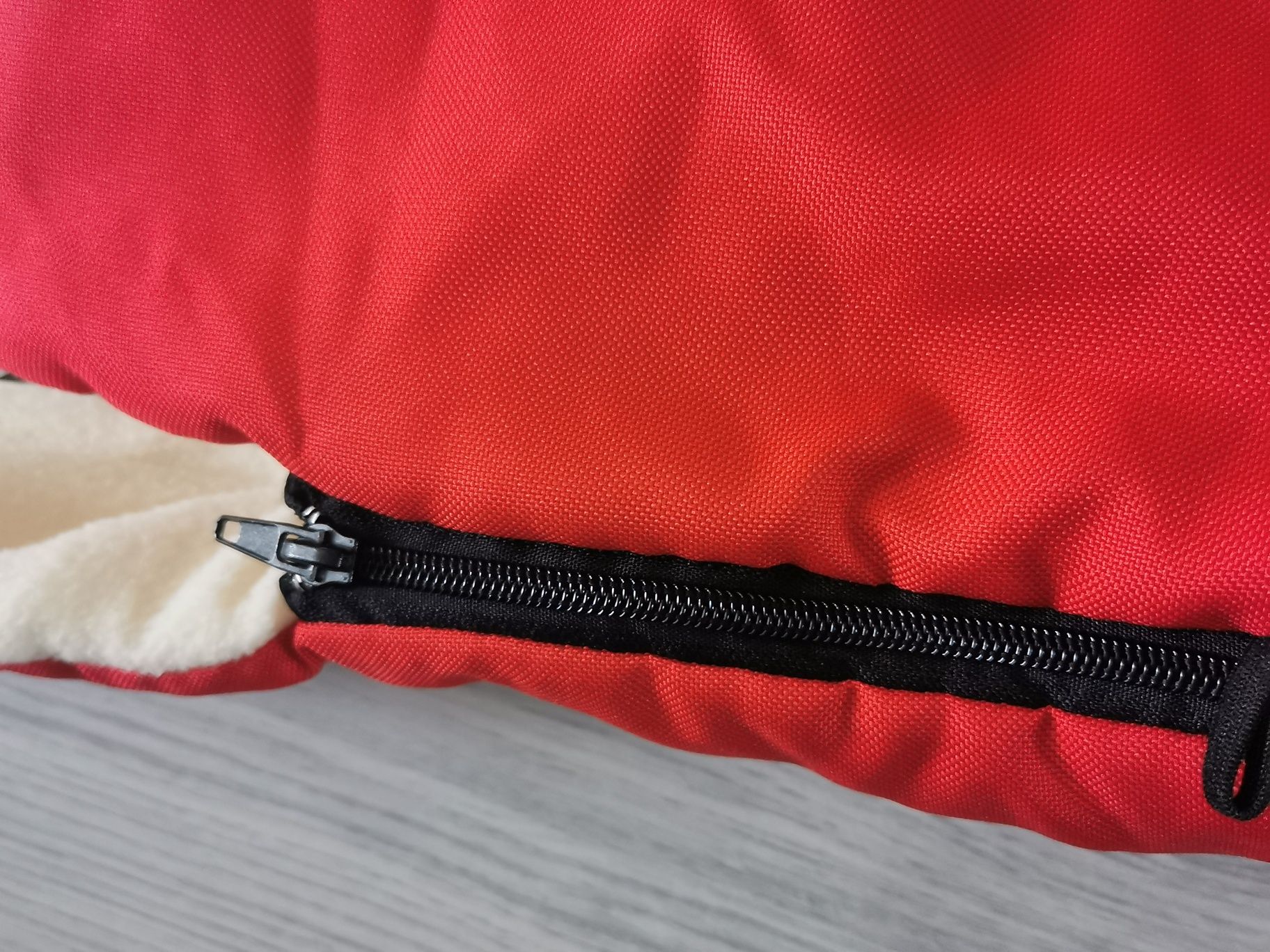 Śpiwór w idealnym stanie, do wózka, sanek, czerwony i kremowy, 85x45
