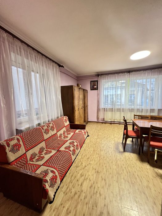 Здається частина будинку по Вул. Весела