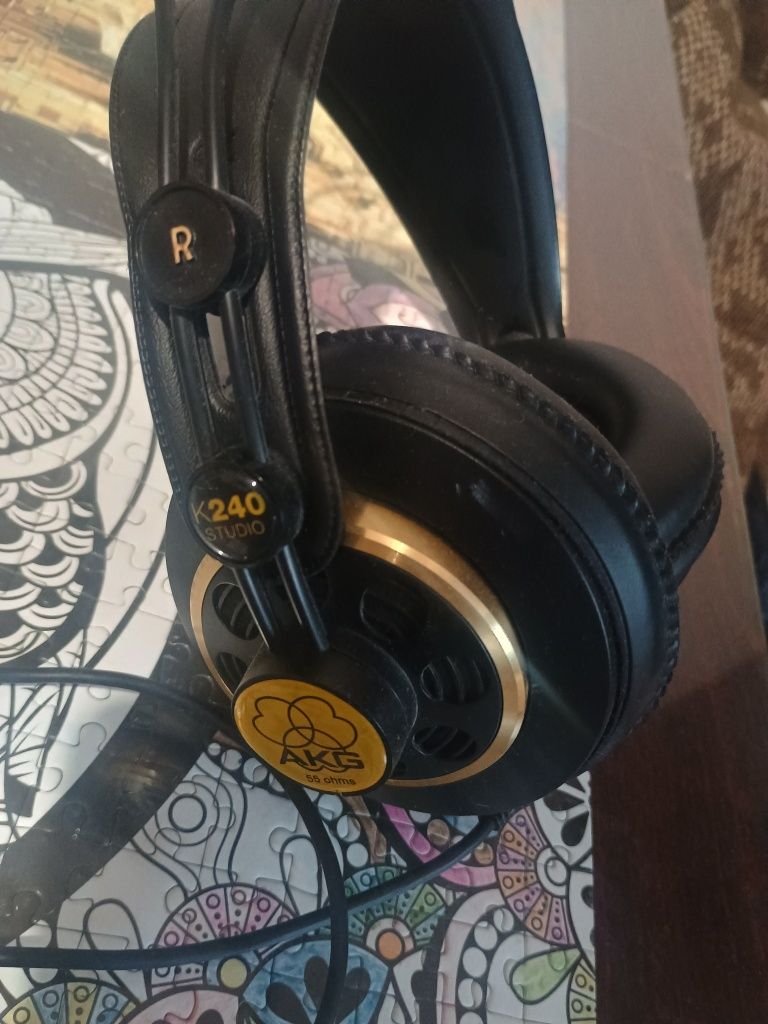 Słuchawki AKG 240k