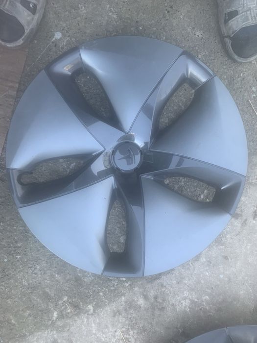 Колпаки tesla 3 r18