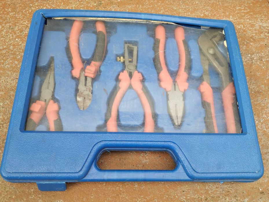 Caixas  de ferramentas diversas (Seis diferentes)