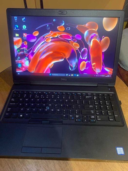 Laptop Dell Precision 3530