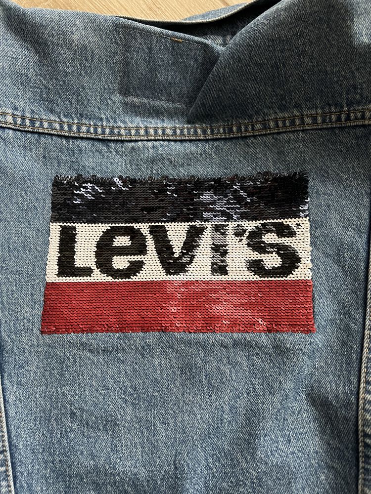 Джинсова куртка levis xs