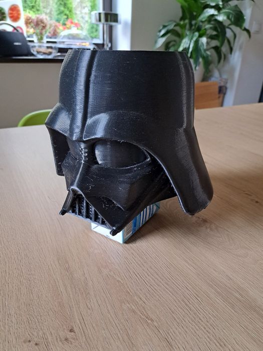 Wazon podajnik Darth Vader z drukarki 3d