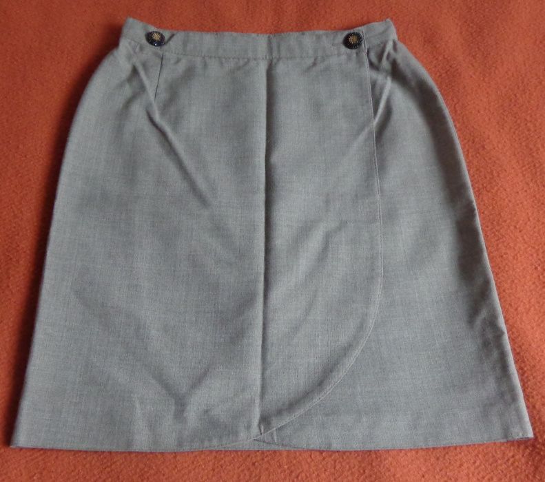 Spódnica mini kopertowa na podszewce, beżowa, rozmiar 40