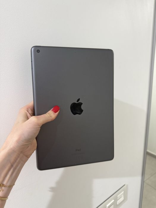 Used ipad 10.2 (8 gen) 32Gb.