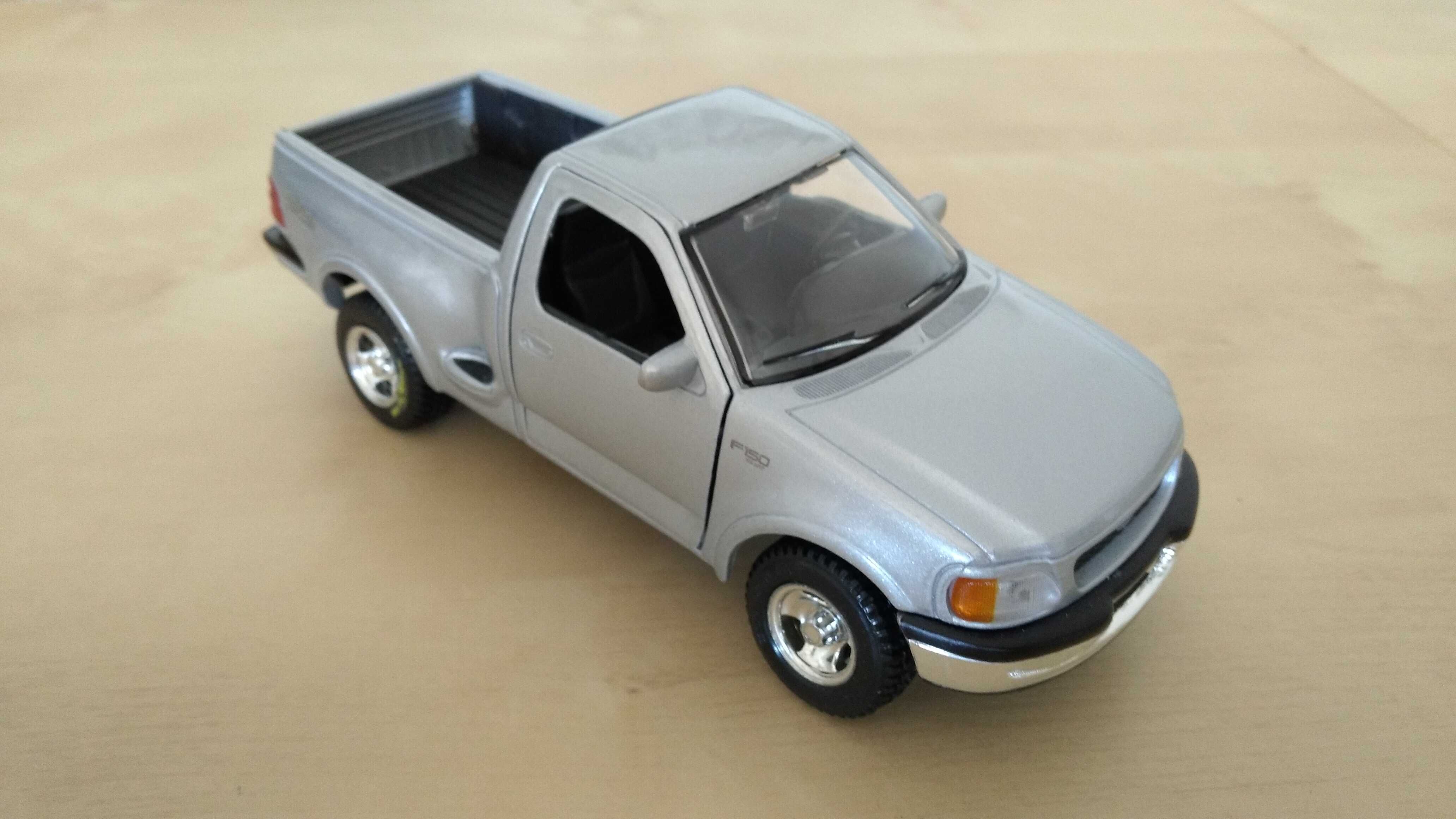 Ford F-150 Flareside Maisto 1:26