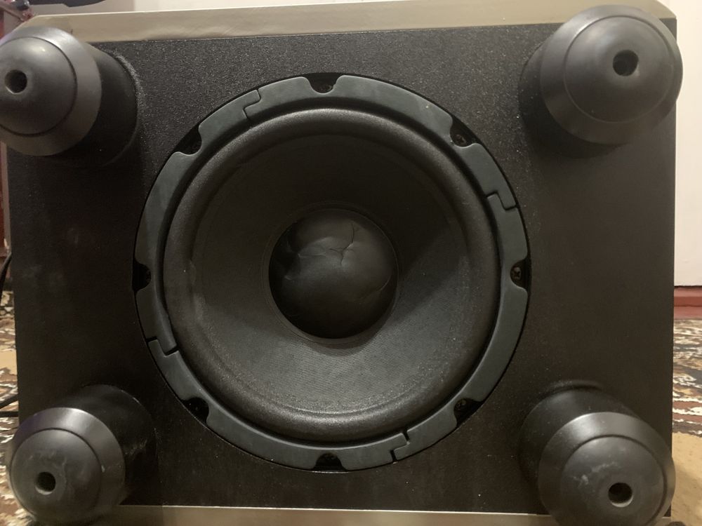 Самбуфер(Колонка) JBL Sub 140/230