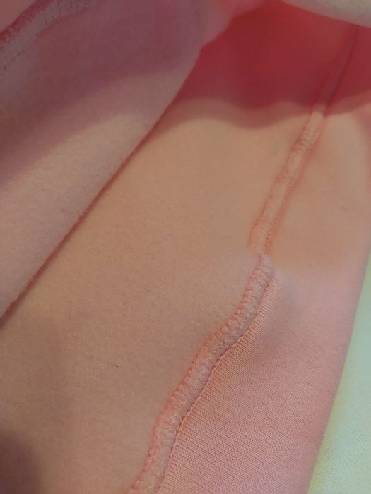 Bluza ocieplana kangur  różowa czaszka alternative goth anime Shein