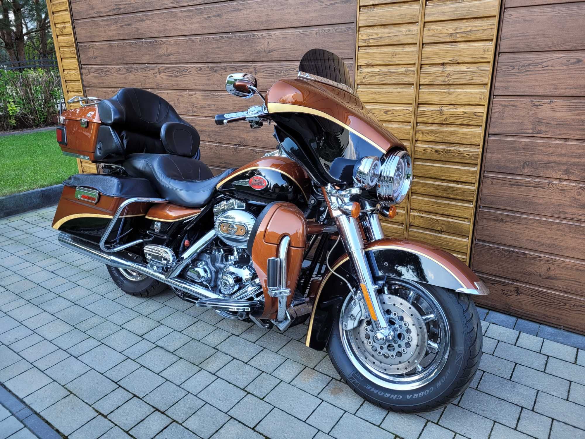 Harley- Davidson FLHTCUSE3 Twin Cam 110  CVO