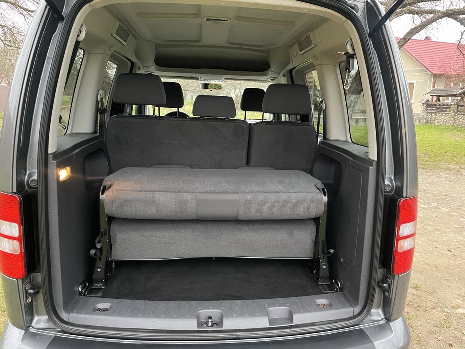 Свіжопригнаний кадді,7 місць