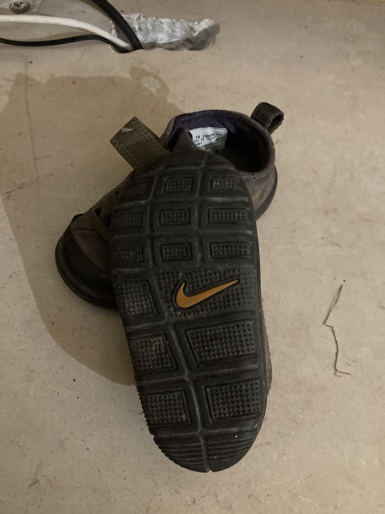 Ténis da Nike de criança n 21 em bom estado