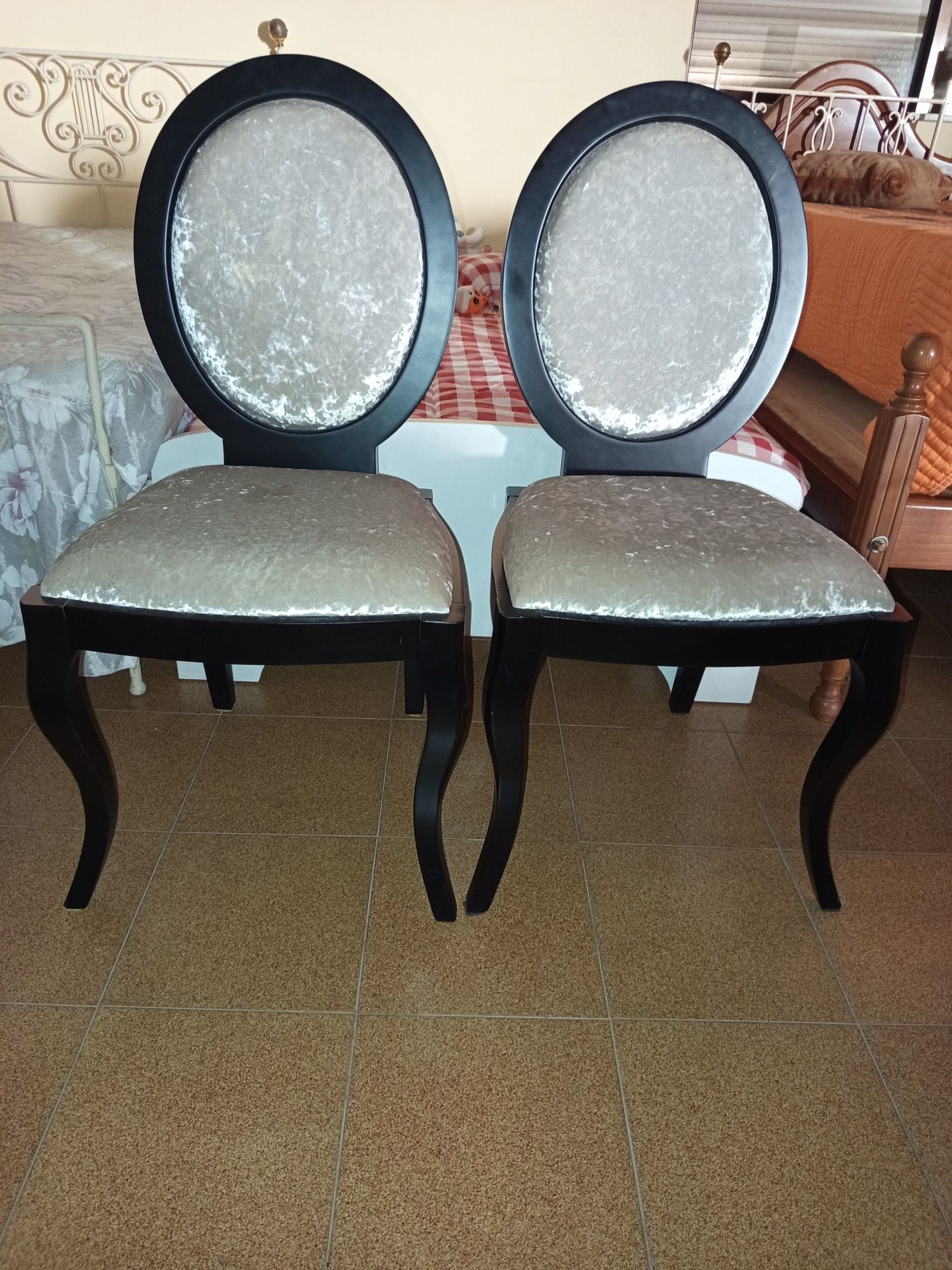 Grande lote de velharias, antiguidades e decoração