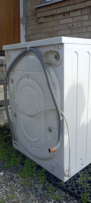 Продається пральна машина Індезіт на запчастини
