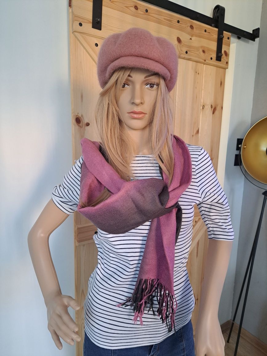Sprzedam beret z szalikiem