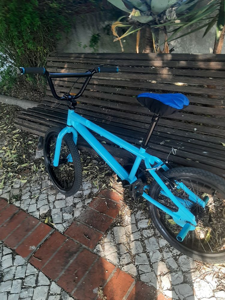 Bicicleta bmx nova