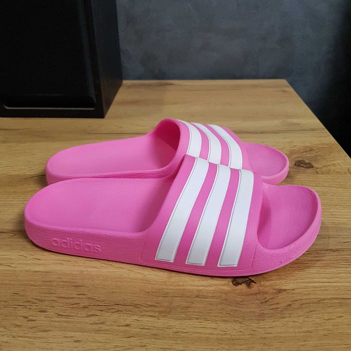 Adidas дитячі шльопанці тапки р. 35