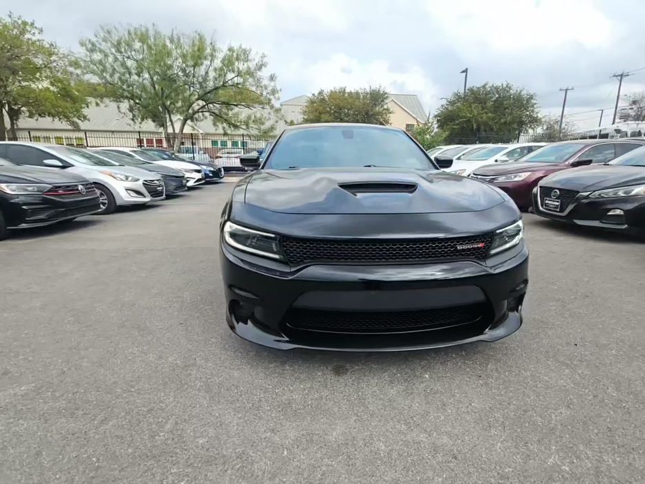 Dodge Charger 5.7 V8 374 KM R/T