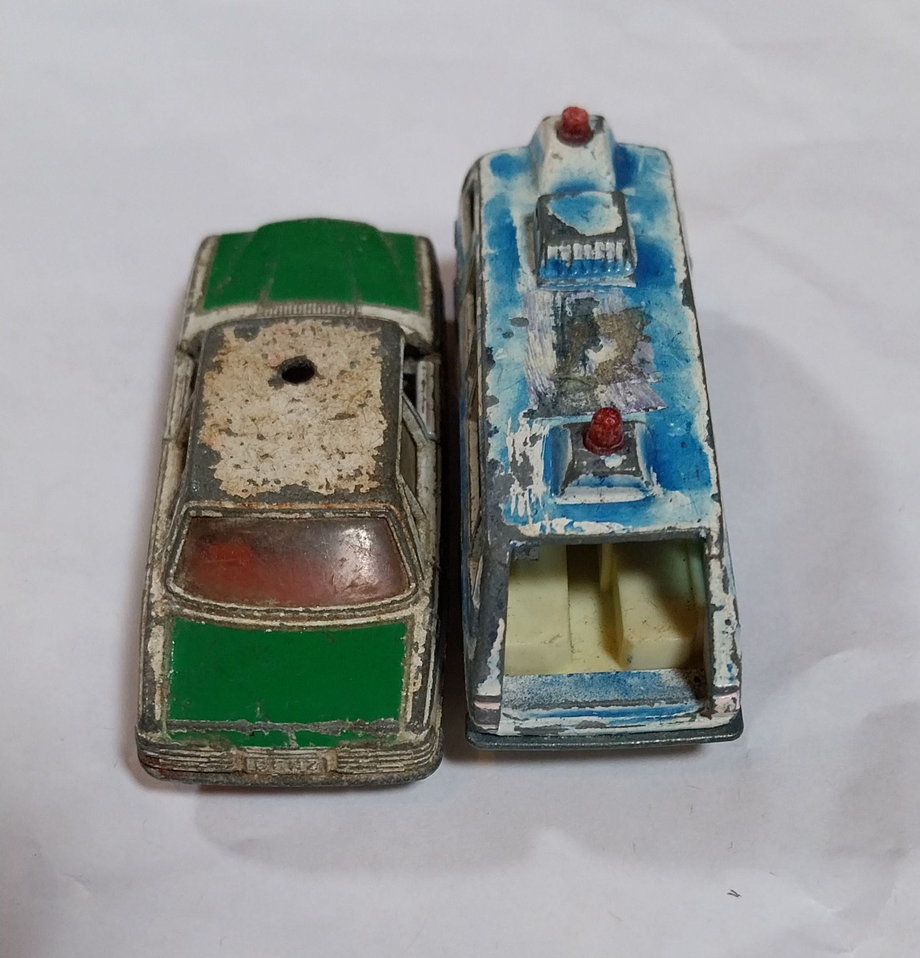2 miniaturas antigas Tomica