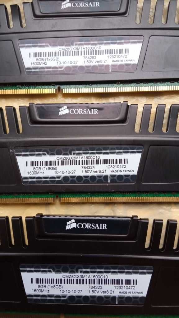 Оперативная память CORSAIR 8Gb x 2 шт /1600Mhz/DDR3