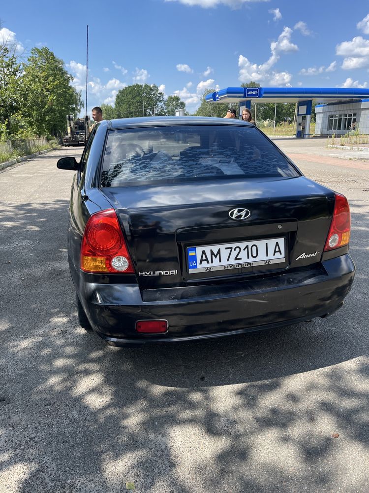 Hyundai accent 2005