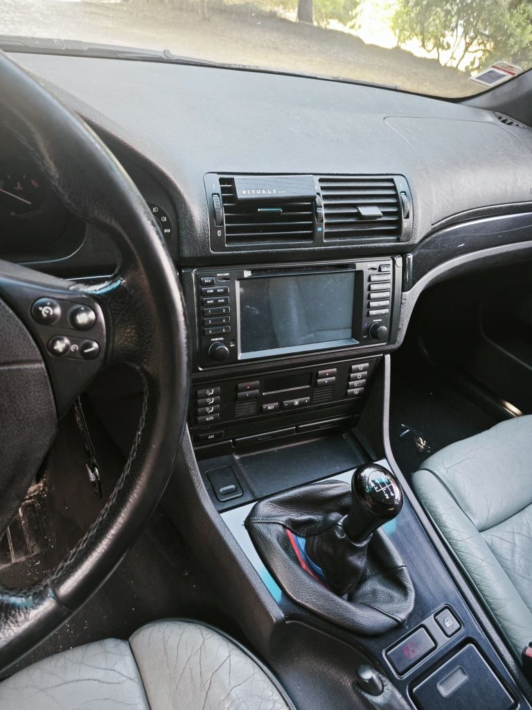 BMW E39 523i sedan
