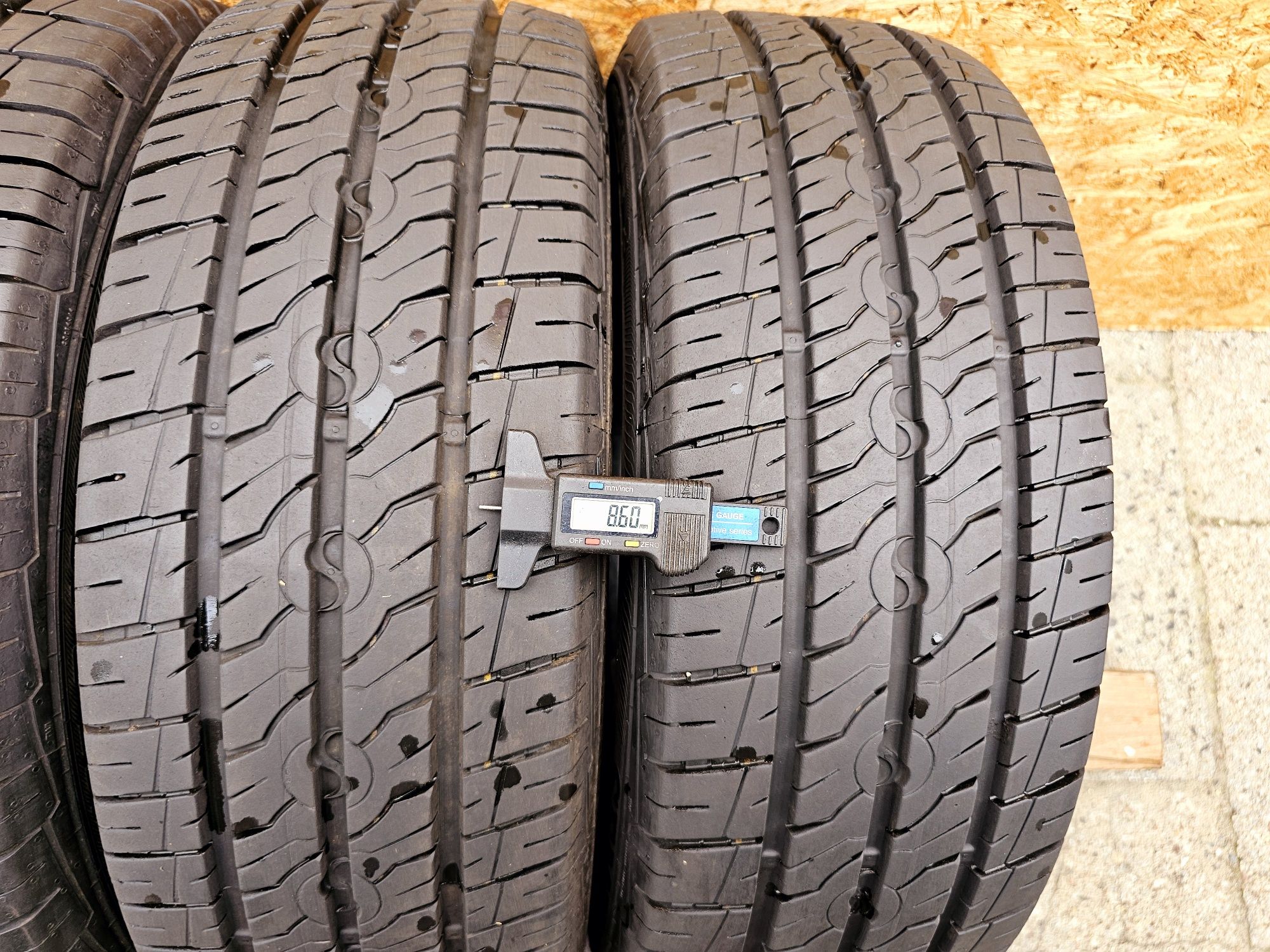 Idealne!!  2022rok!!  215/65 r16C Semperit Van-Life 2.  9mm