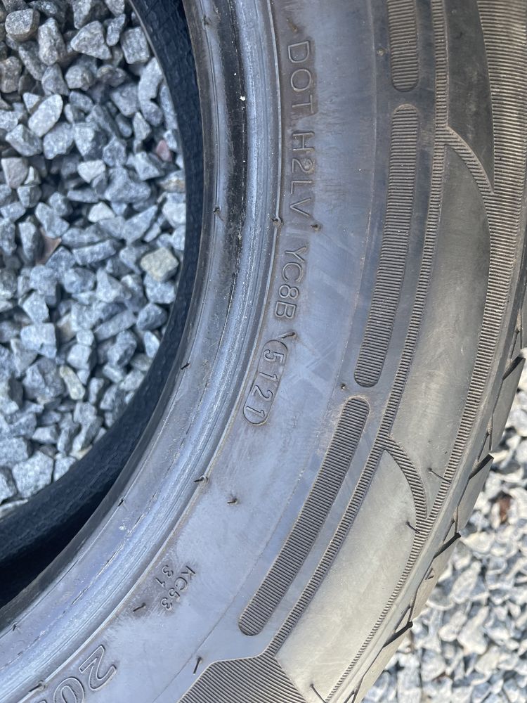 Продам пару літніх шин Kumho 205/65 R16c