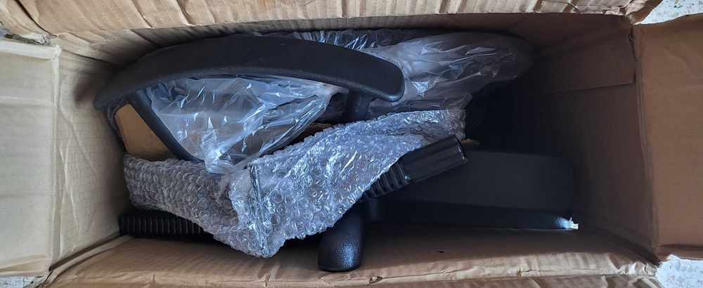 Cadeira de Escritório Mitsai Estocolmo Preto, Nova