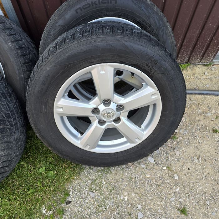 Toyota  RAV 4 Alufelgi z oponami komplet 17"