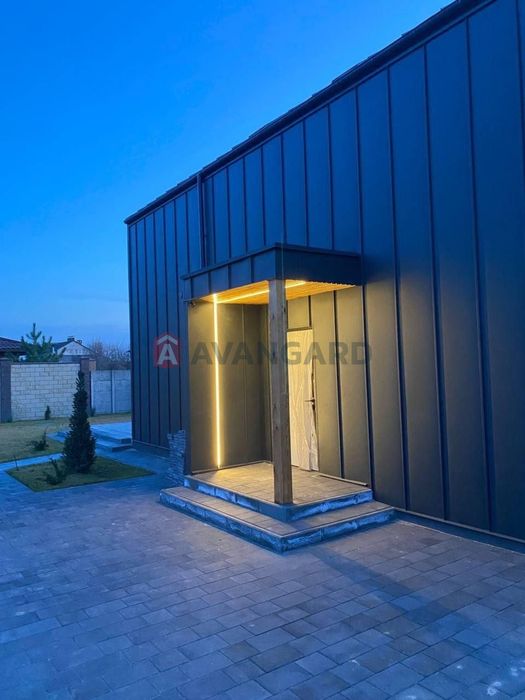 Продам современный дом. Новоалександровка