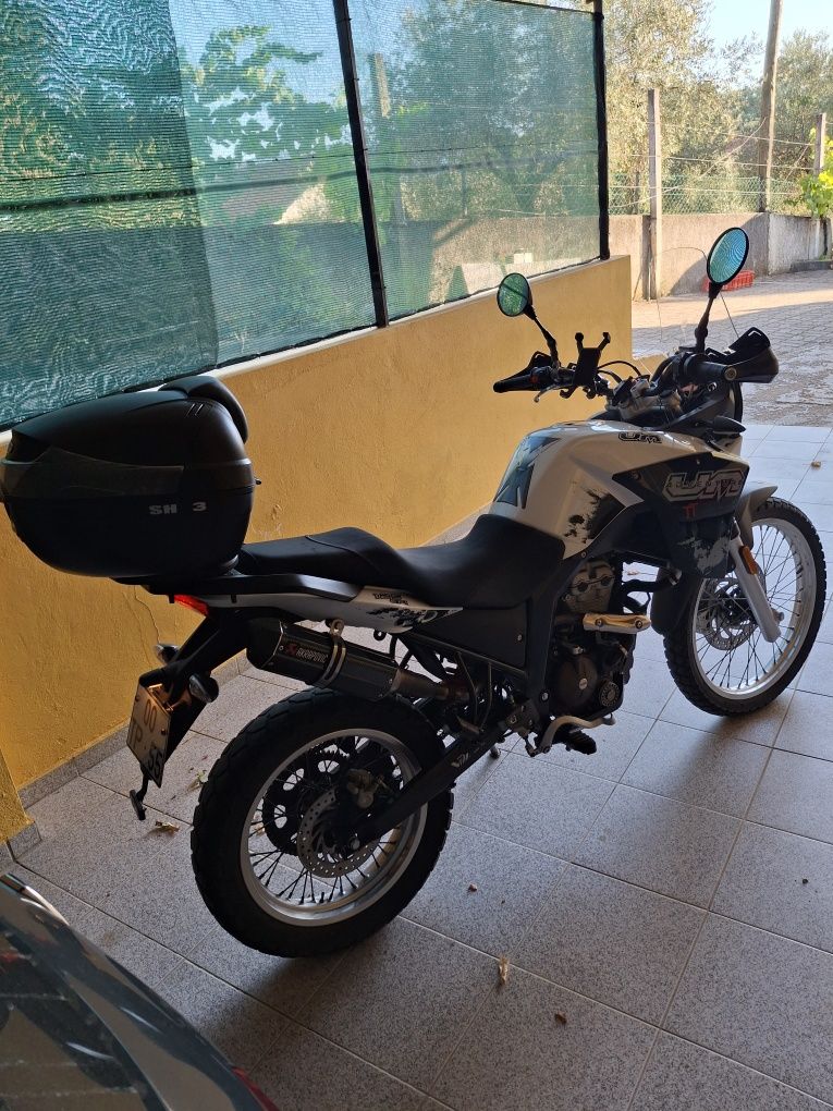Um DSR Adventure TT 125