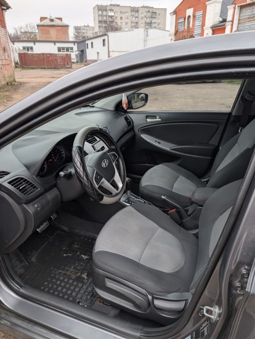 Hyundai Accent 2011 року автомат!
