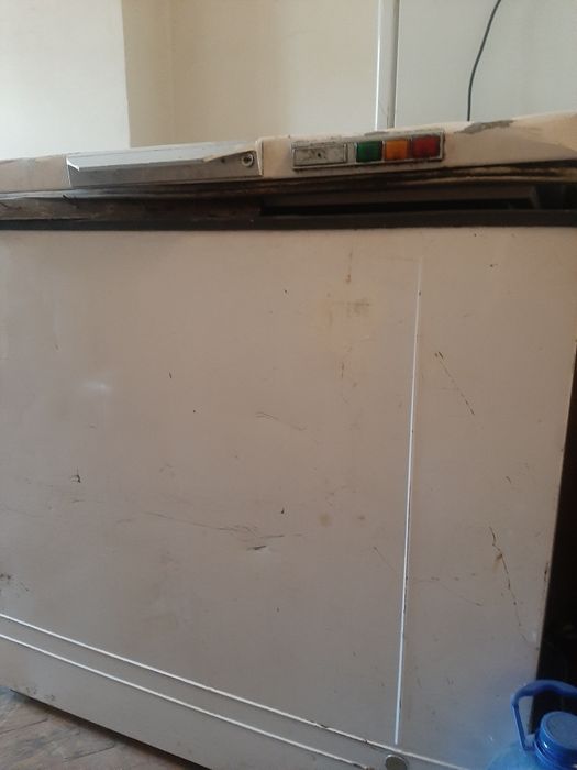 Продам морозильну камеру б/в