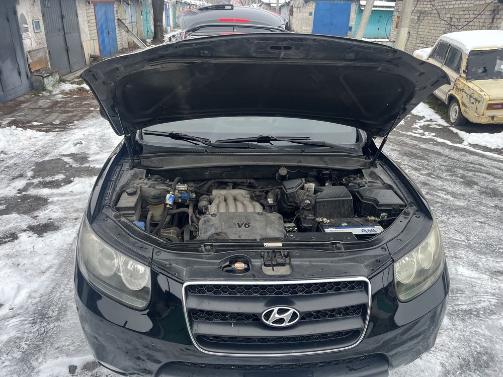 Продам автомобиль  Hyundai santa fe 2.7