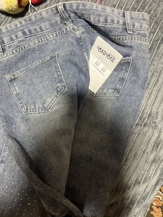 Темно сині джинси зі стразами, нові(м-л)