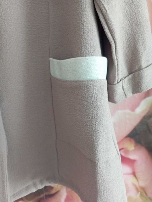 Жіночий брючний костюм