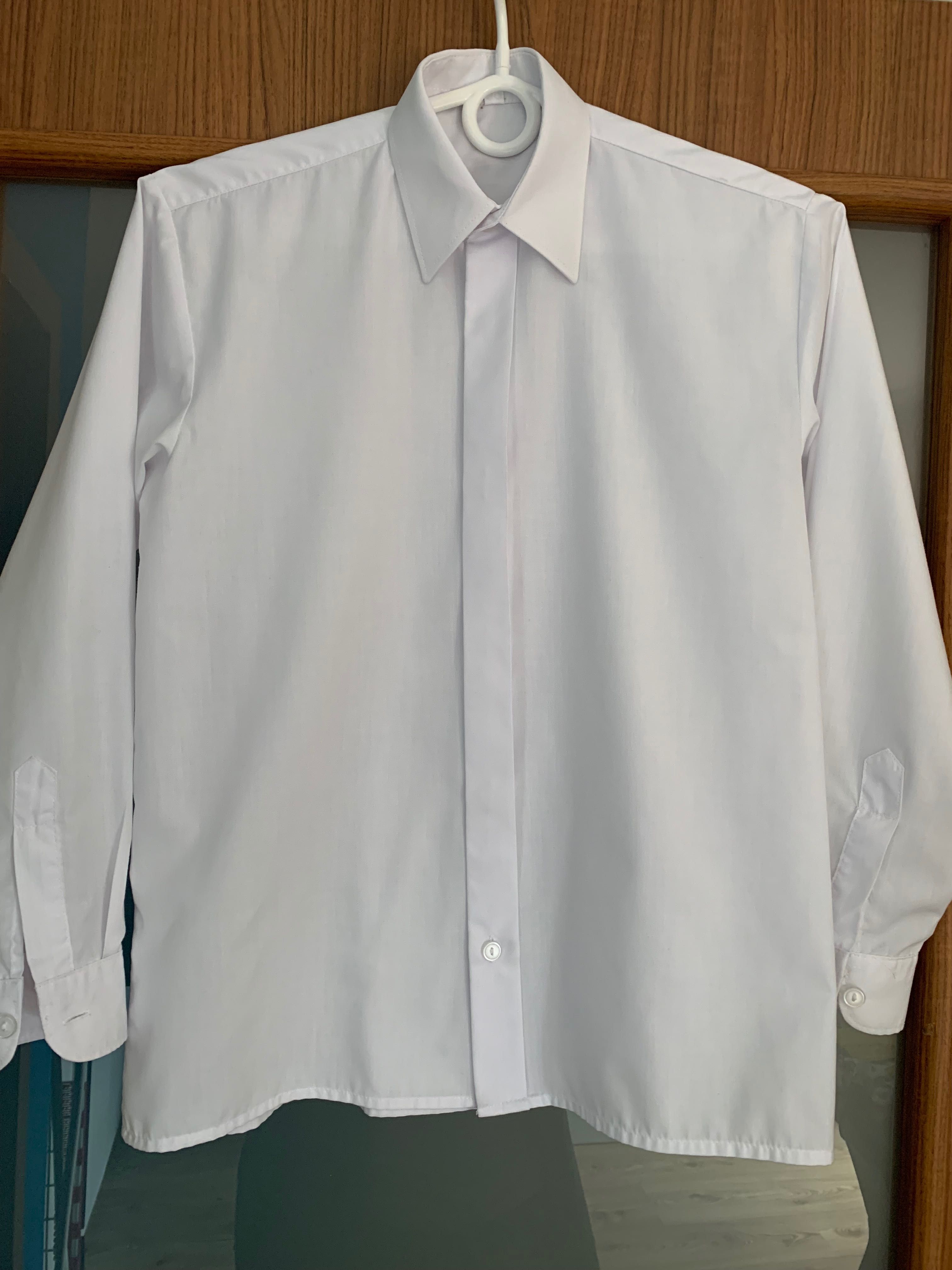 Biała koszula chłopięca rozmiar 140