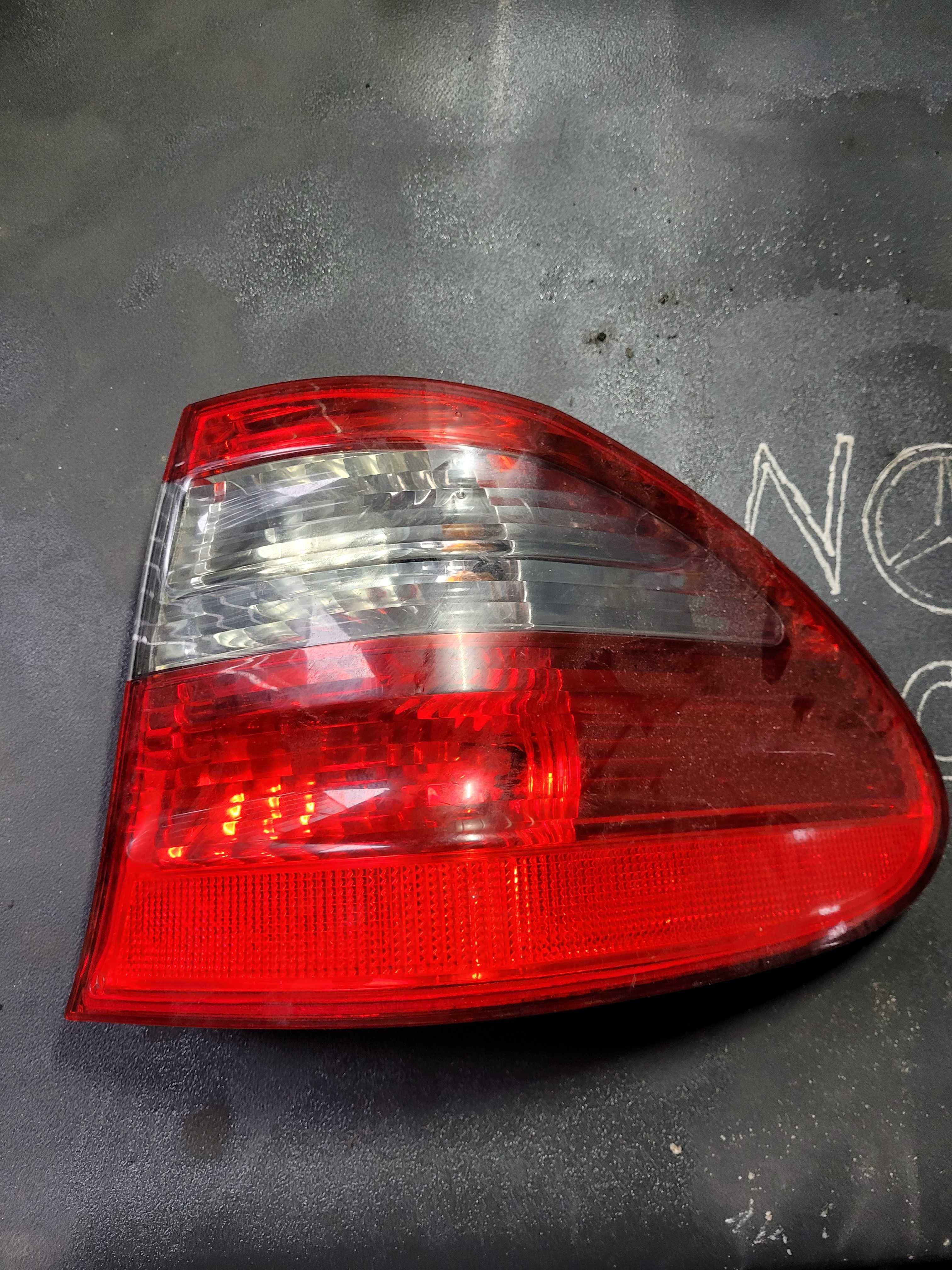 Mercedes w211 lampa prawa tylna kombi kompletna oryginał