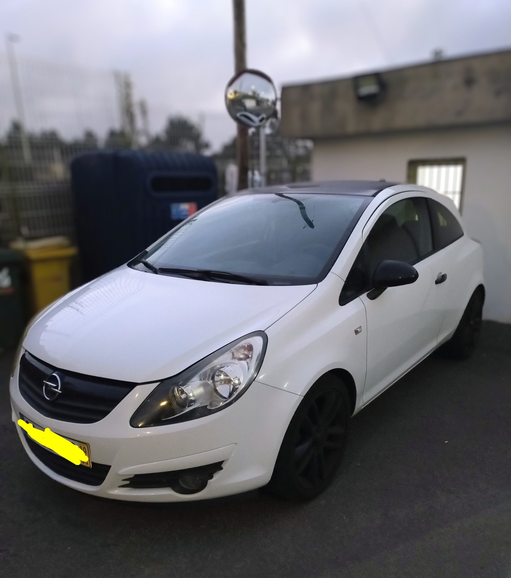 Opel Corsa Black Edition - 1.2cc