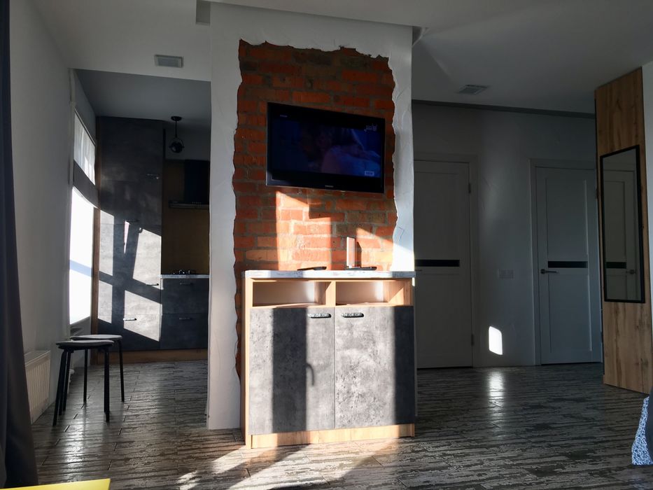 Затишна квартира з гарним виглядом на озеро