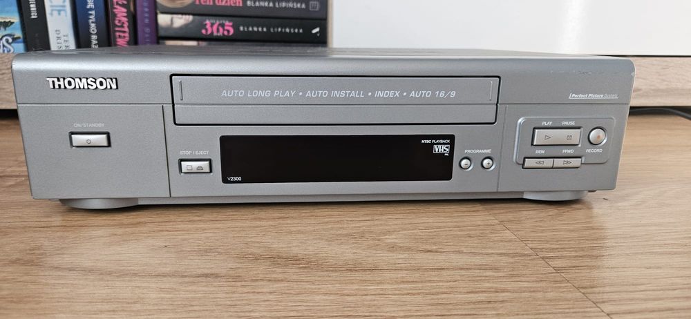 Magnetowid Thomson V2300 stereo