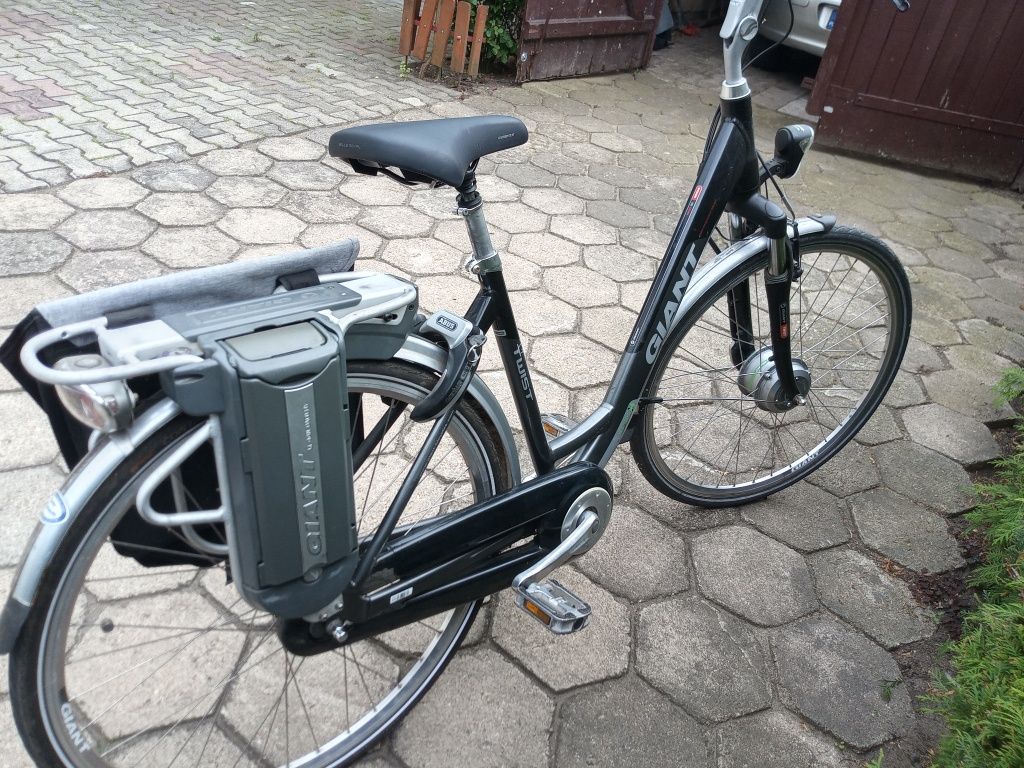 Rower elektryczny Giant Twist 1 bateria rozmiar M