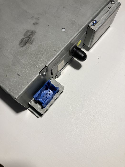 Peugeot 307 CD-чейнджер