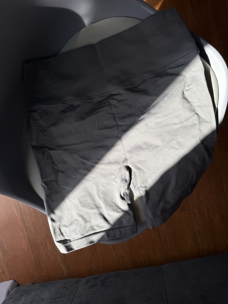 Szare legginsy push-up, nowe, rozmiar L, wysoki stan