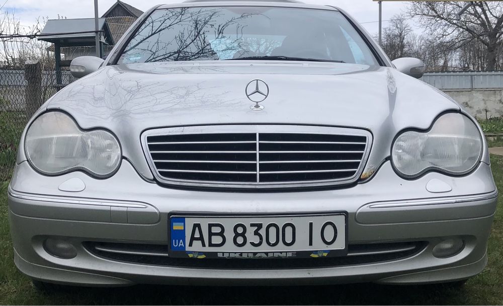 Mercedes-Benz c180